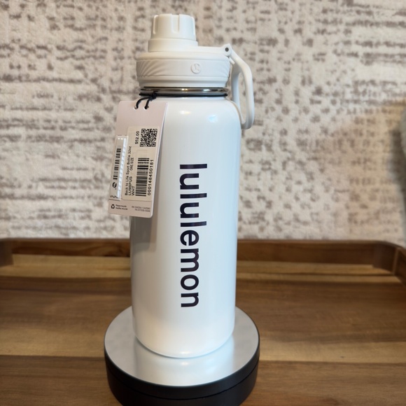 NWT Lululemon Back to Life Metal Water Bottle White 32oz - Picture 1 of 3